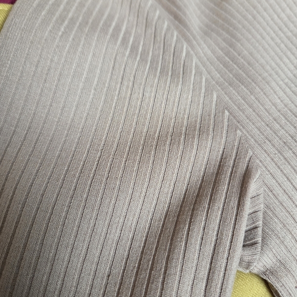 XS/S Mixed Textured Tops - Picture 8 of 12